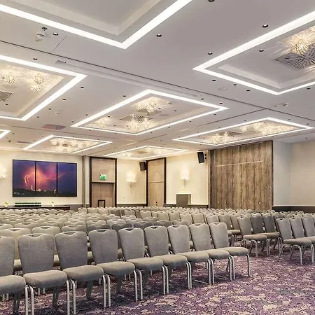 Radisson Blu Hotel, Centre Hotel 4*