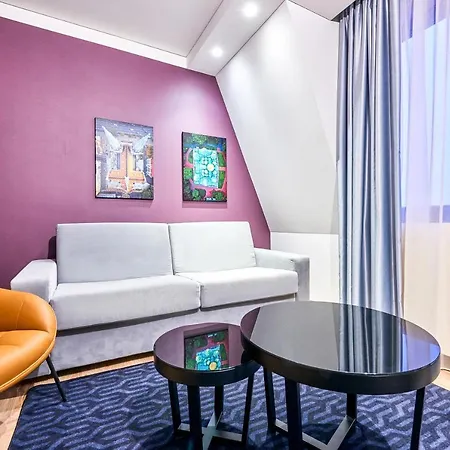 Radisson Blu Hotel, Centre 4*