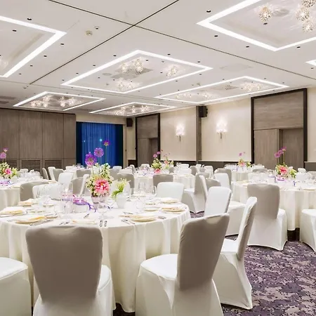 Radisson Blu Hotel, Centre Hotel