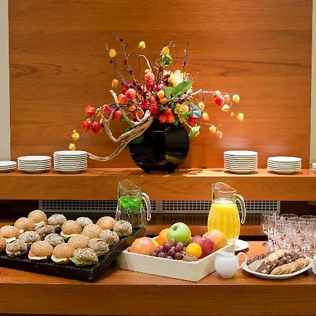 Radisson Blu Hotel, City Centre 4*